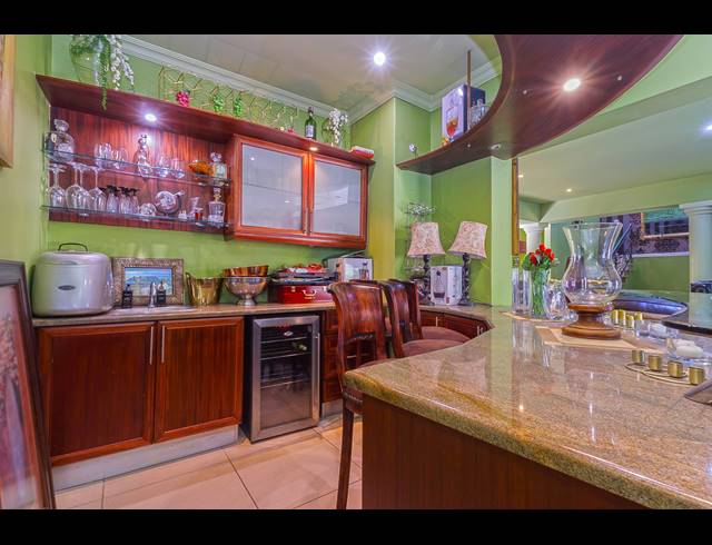 4 BEDROOM HOUSE FOR SALE IN HILLCREST PARK